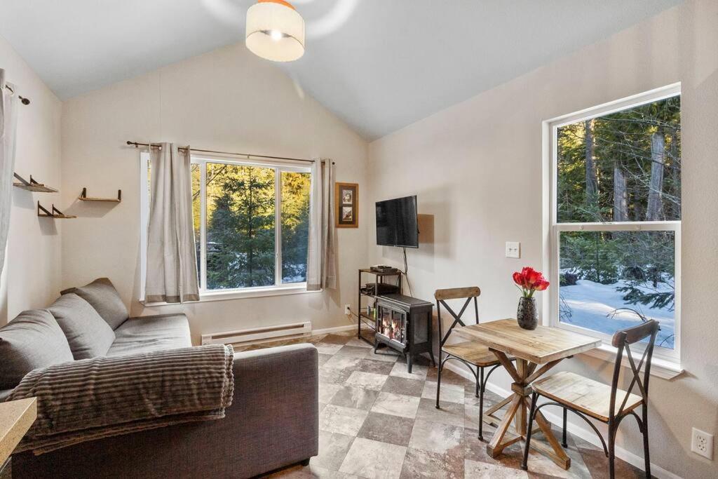 Cozy Tiny Home Steps Away From Mt. Rainier Ashford Exterior foto